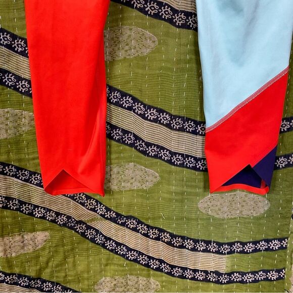 Cotopaxie Vibrant Red Mariposa Tights Size Medium - Picture 9 of 15